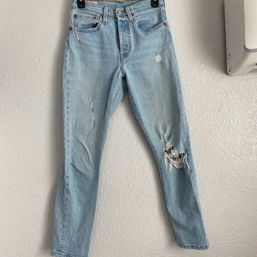 Levi’s 501 size 26 jeans light washed skinny Jean